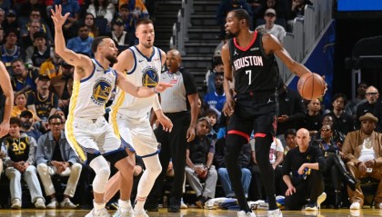 代理-杜兰特31+8+8库里复出29分错失绝杀 火箭1分险胜勇士