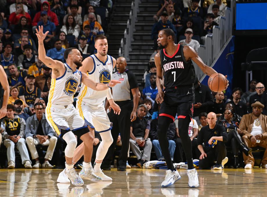 [图]杜兰特31分库里复出29分错失绝杀 火箭险胜勇士